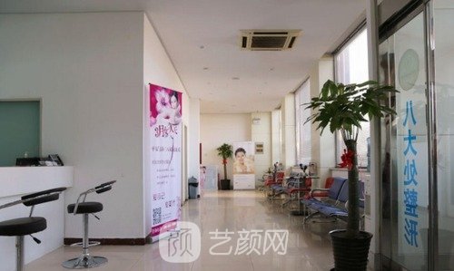 北京八大处整形医院卢建建主任做手术在本院吗？附简介